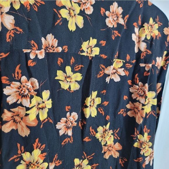 TOPSHOP Crepe Floral Button Down Blouse - Picture 6 of 9